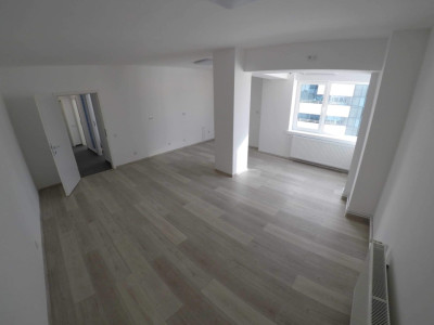 Apartament cu 3 camere Centrul Civic - Spatiu birou sau rezidential